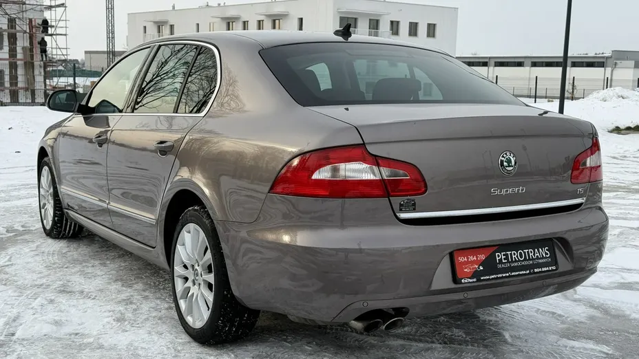 SKODA Superb -