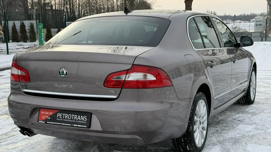 SKODA Superb -