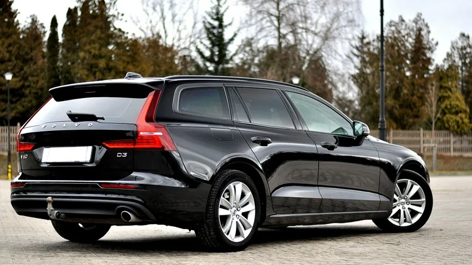 VOLVO V60 -
