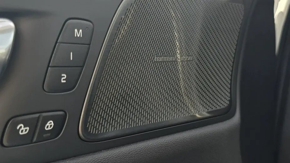 VOLVO V60 -