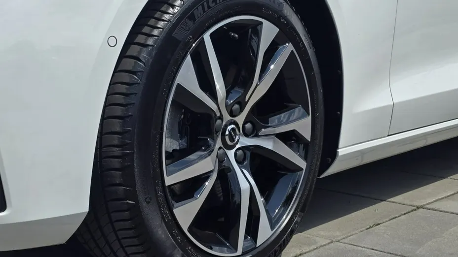 VOLVO V60 -