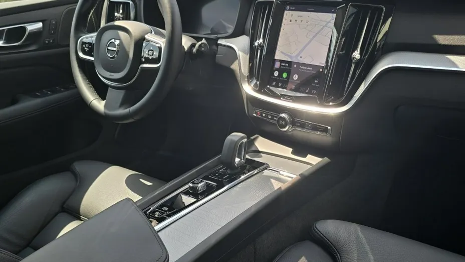 VOLVO V60 -