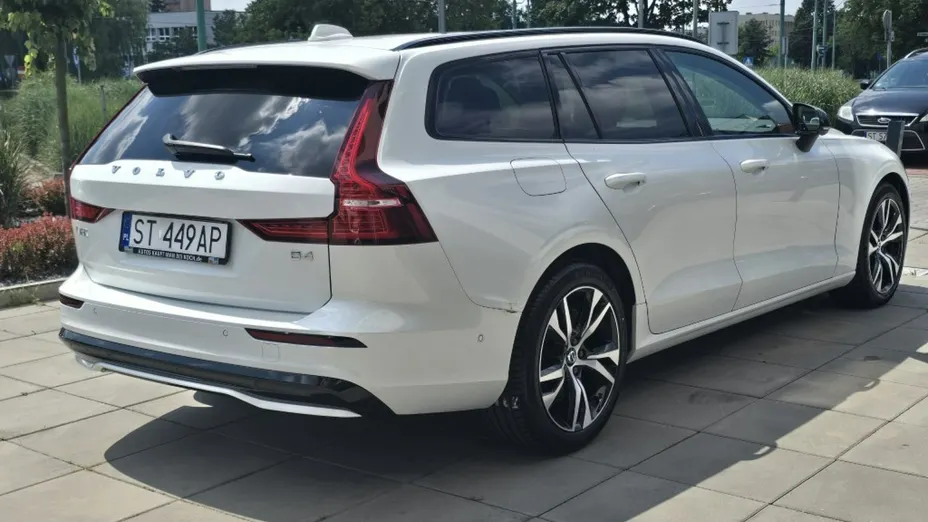 VOLVO V60 -