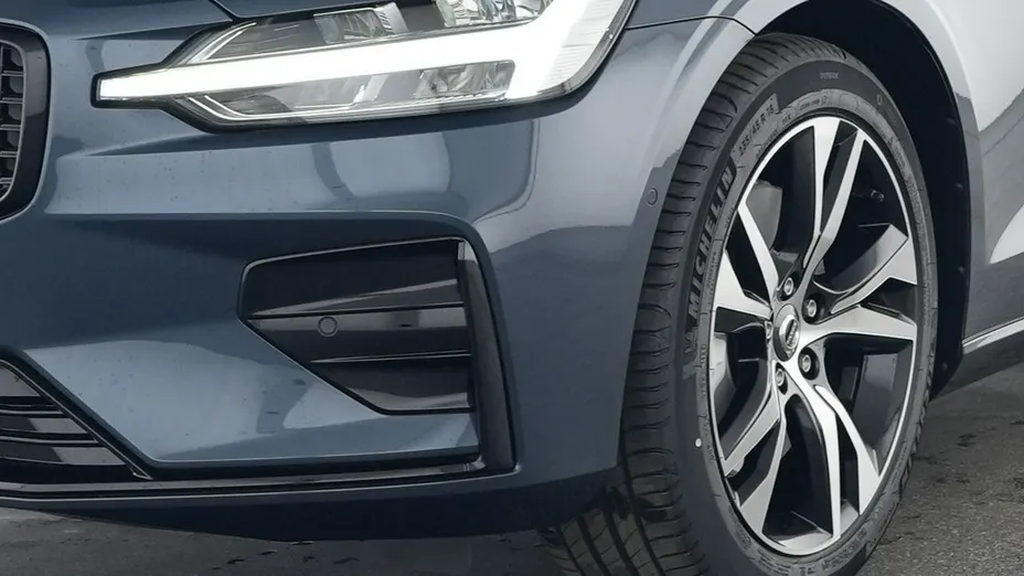 VOLVO V60 -