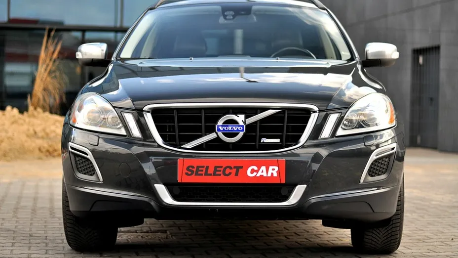 VOLVO XC60 -