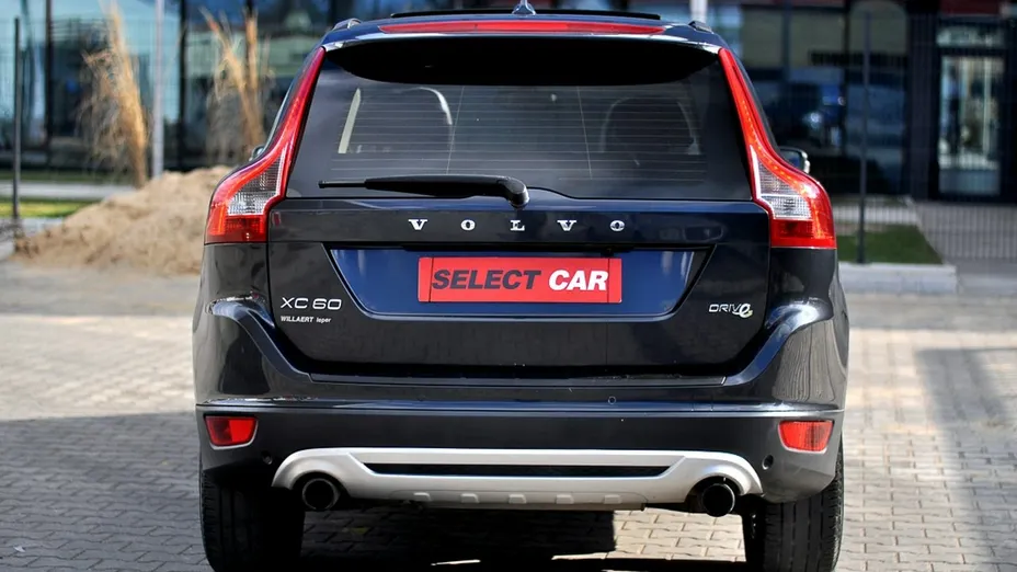 VOLVO XC60 -