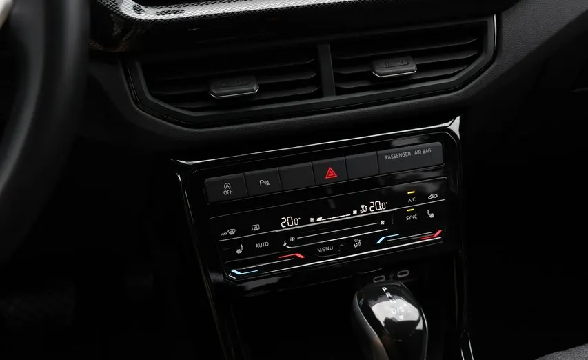 VOLKSWAGEN T-Cross -