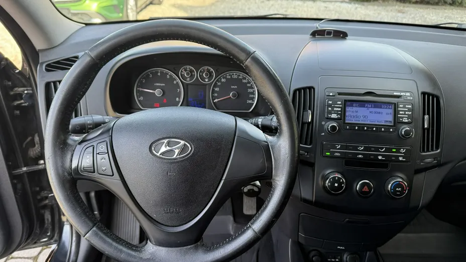 HYUNDAI i30 -