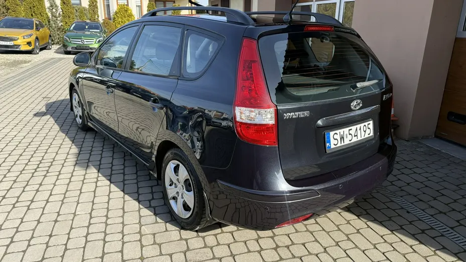 HYUNDAI i30 -