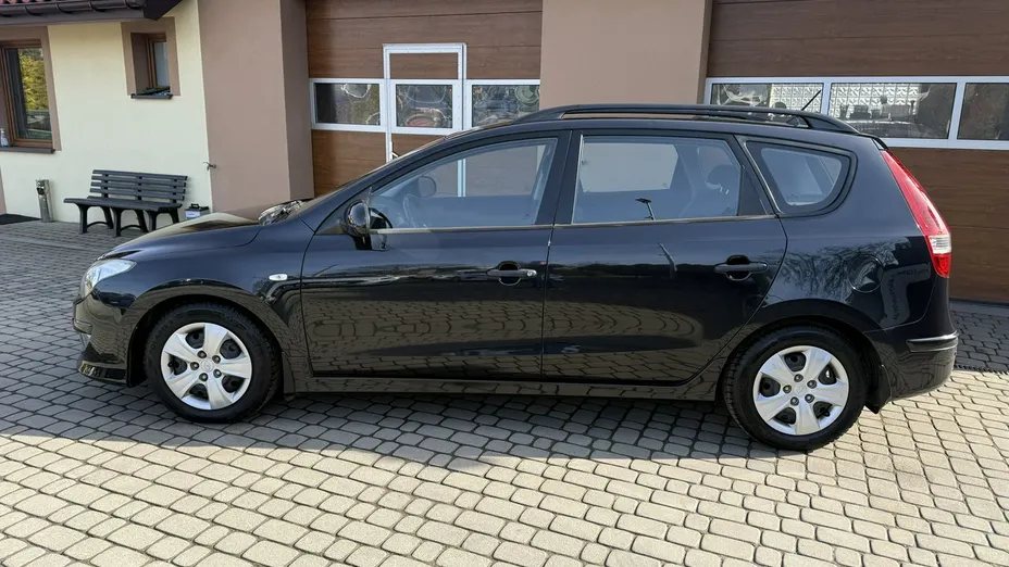 HYUNDAI i30 -