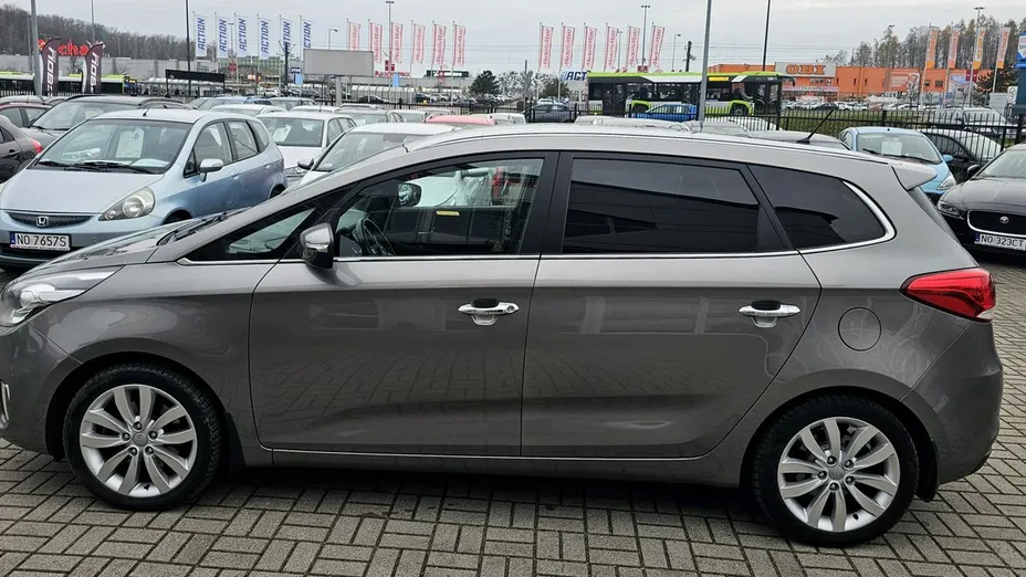 KIA Carens -
