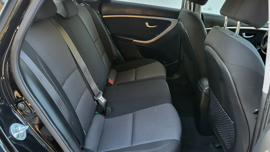 HYUNDAI i30 -