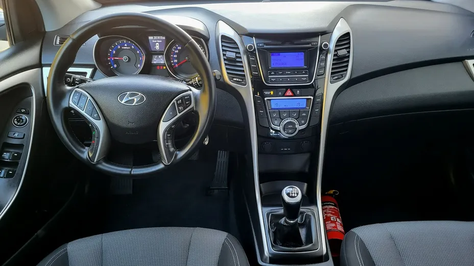 HYUNDAI i30 -