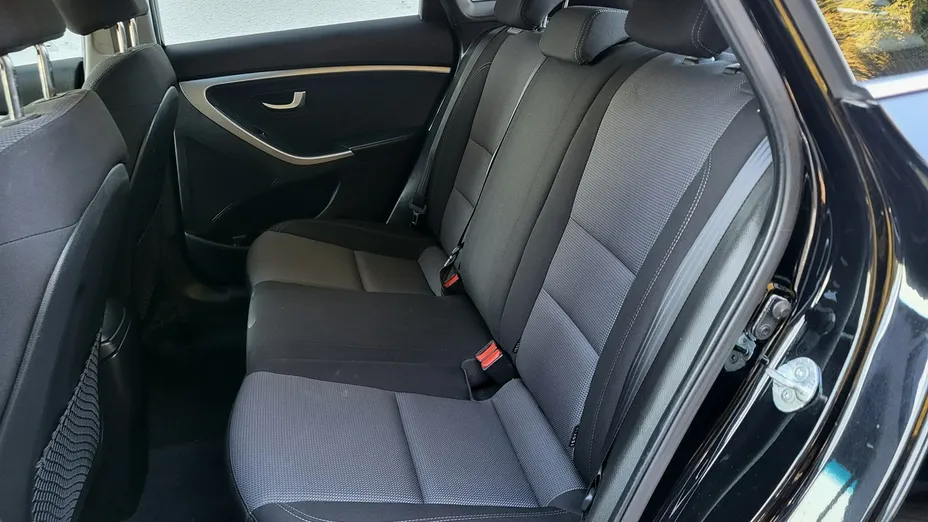 HYUNDAI i30 -