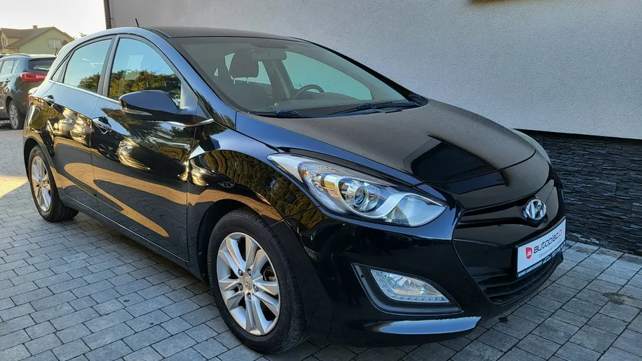 HYUNDAI i30 -