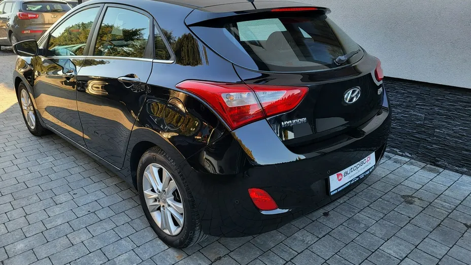 HYUNDAI i30 -
