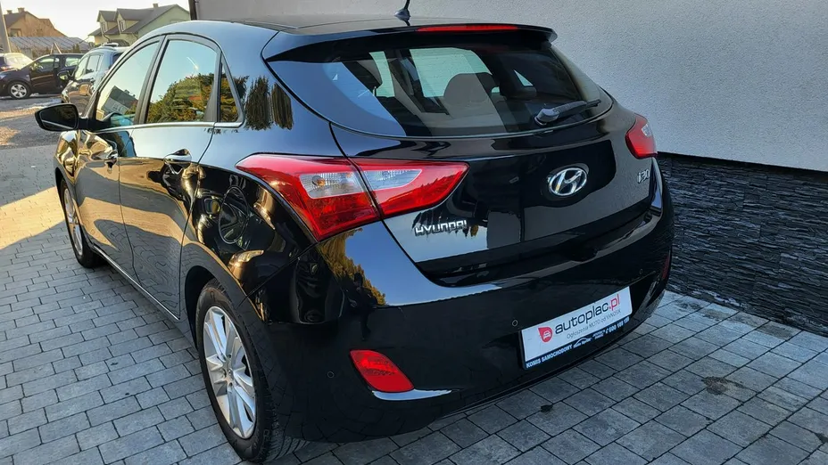 HYUNDAI i30 -