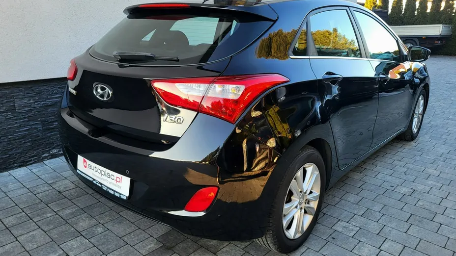 HYUNDAI i30 -