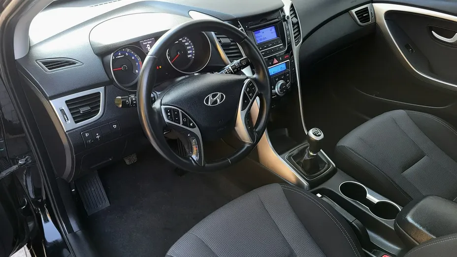 HYUNDAI i30 -