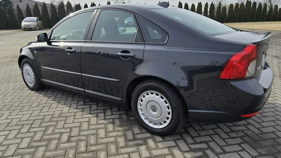 VOLVO S40 -