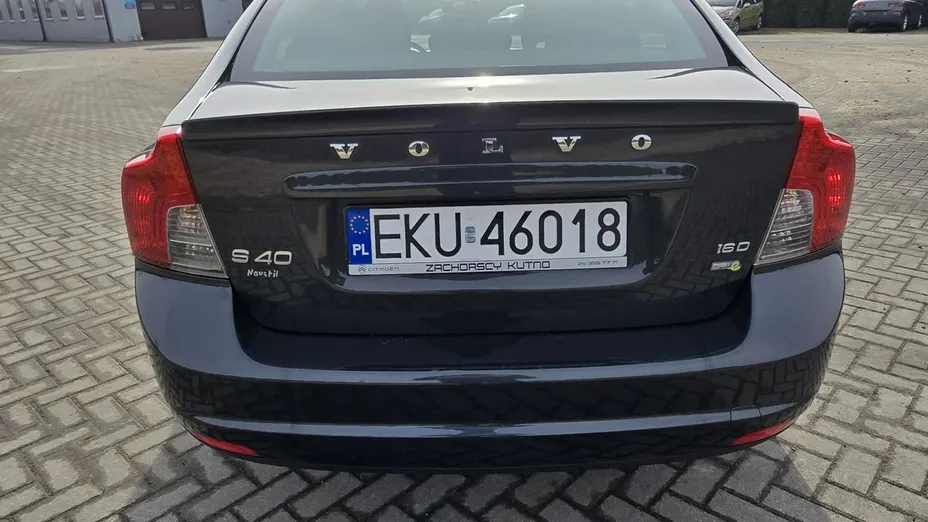 VOLVO S40 -