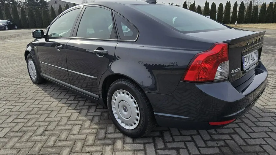 VOLVO S40 -