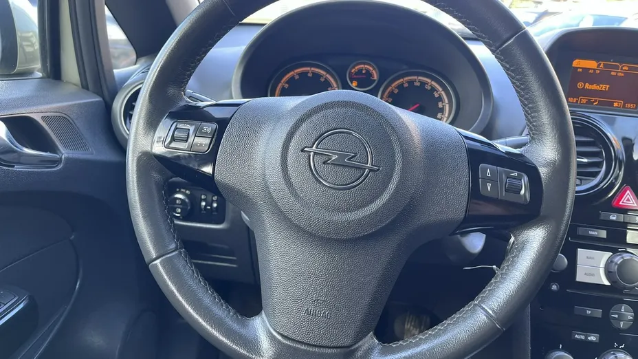 OPEL Corsa -