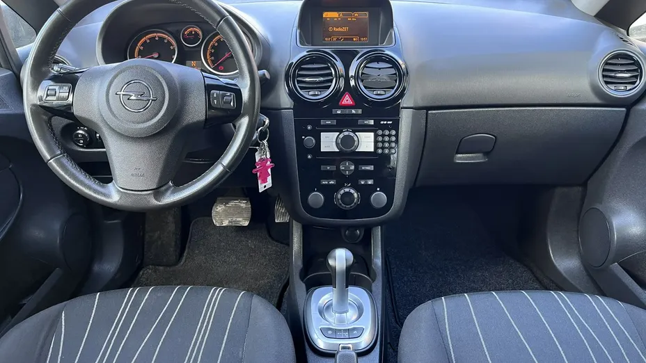 OPEL Corsa -
