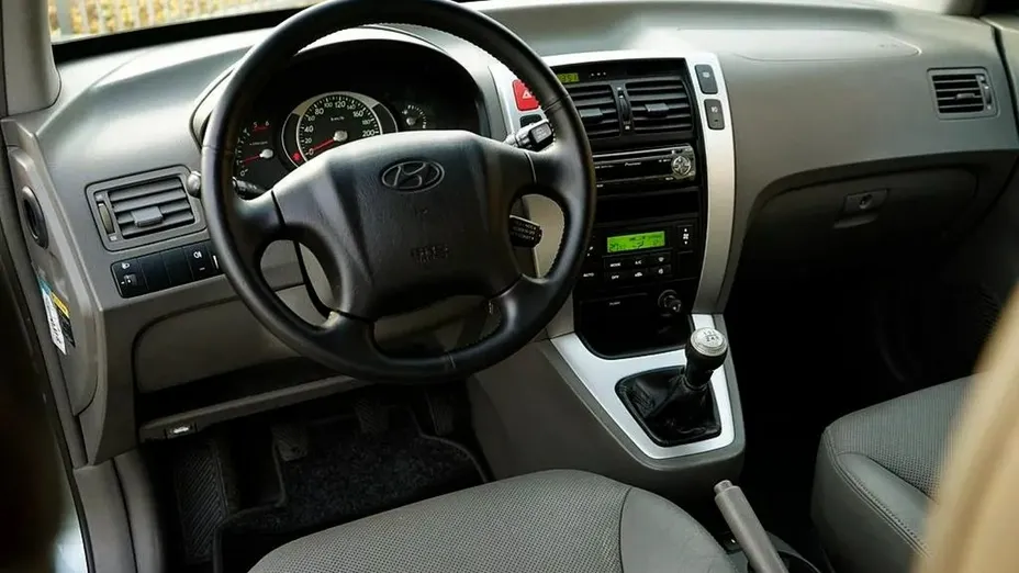 HYUNDAI Tucson -