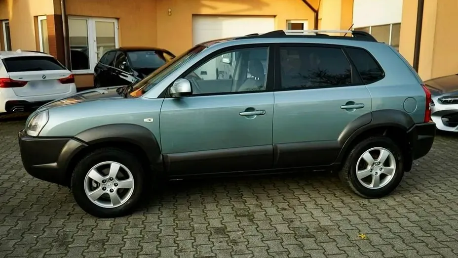 HYUNDAI Tucson -