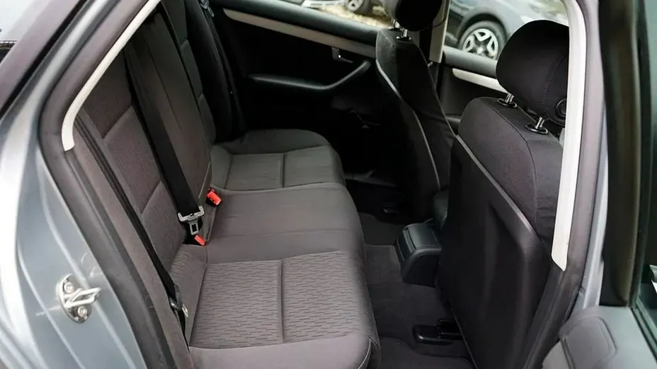 AUDI A4 -