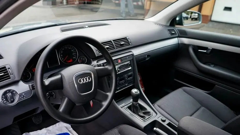 AUDI A4 -