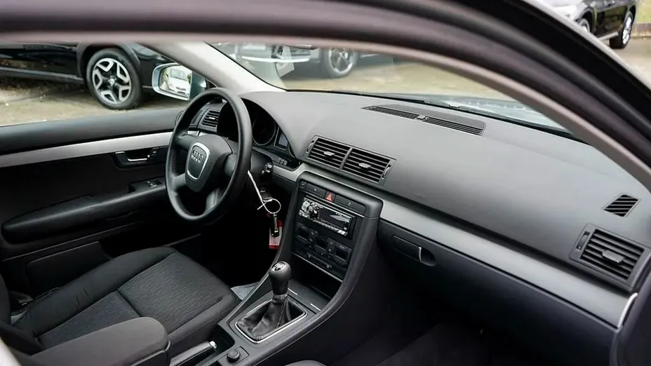 AUDI A4 -