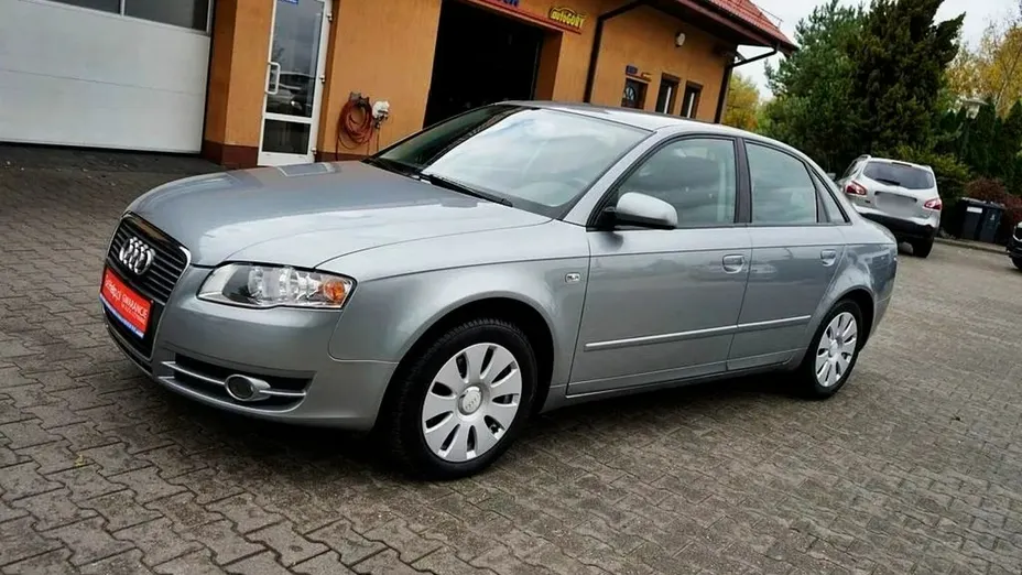 AUDI A4 -