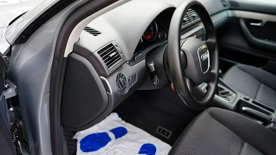 AUDI A4 -