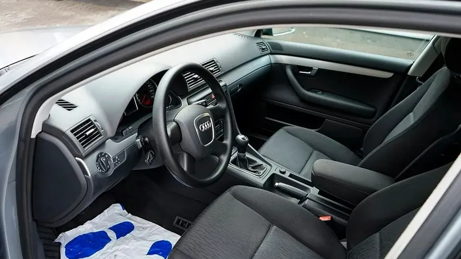 AUDI A4 -