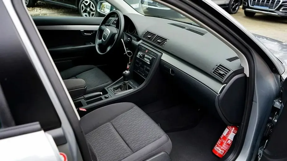 AUDI A4 -