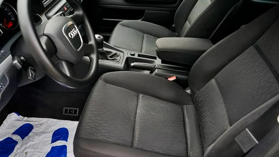 AUDI A4 -