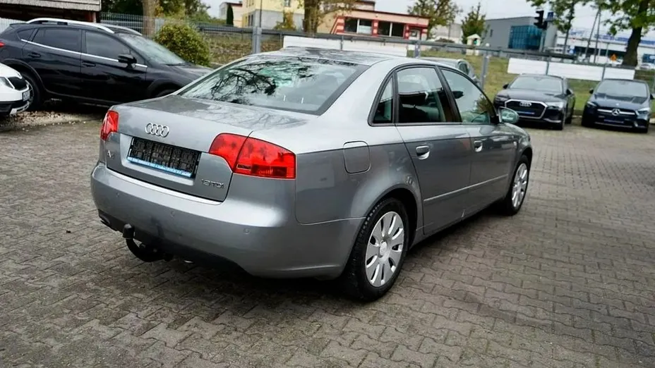 AUDI A4 -