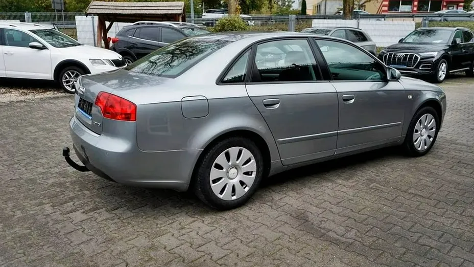 AUDI A4 -