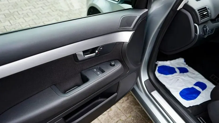 AUDI A4 -