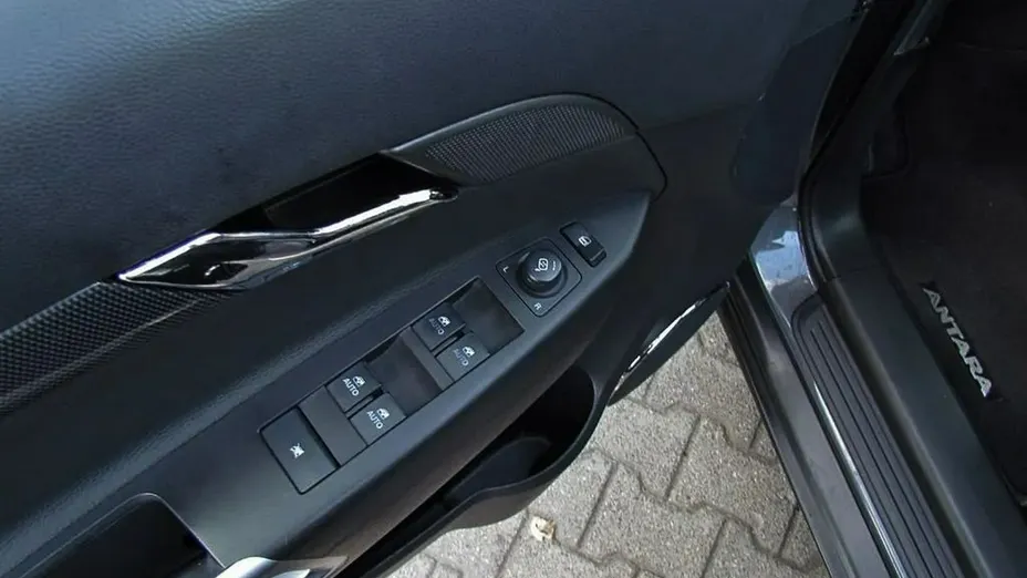 OPEL Antara -