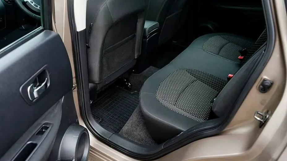 NISSAN Qashqai -