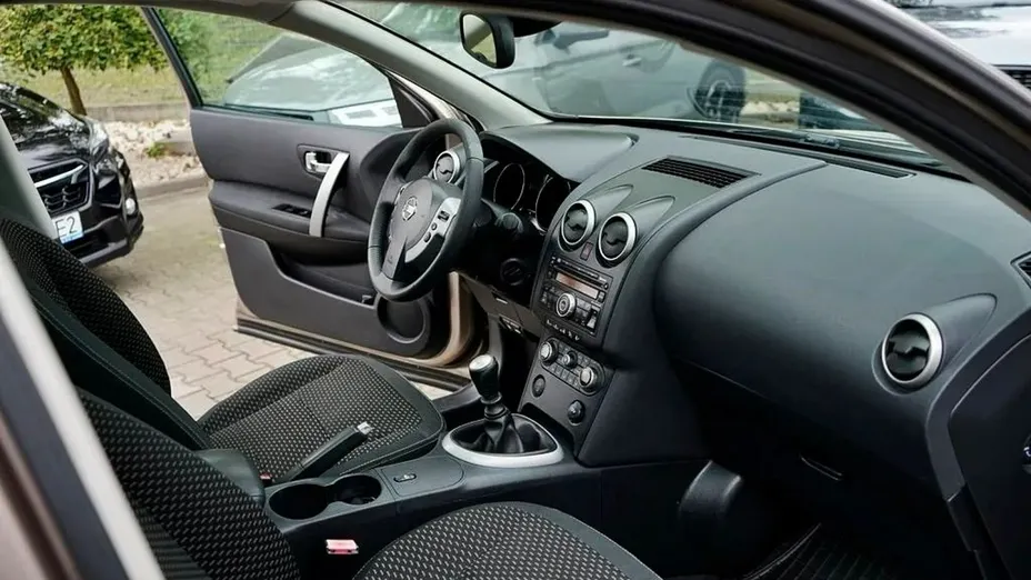 NISSAN Qashqai -