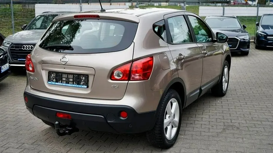 NISSAN Qashqai -