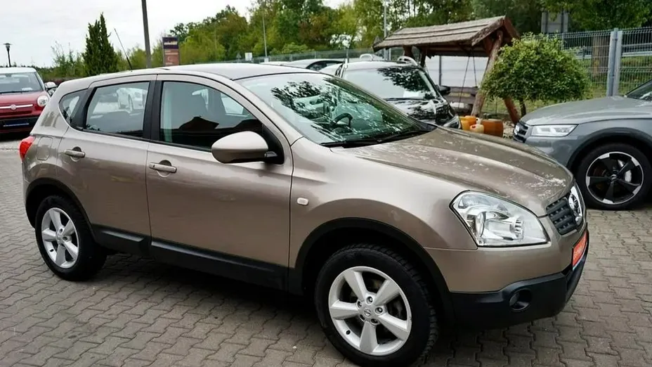 NISSAN Qashqai -