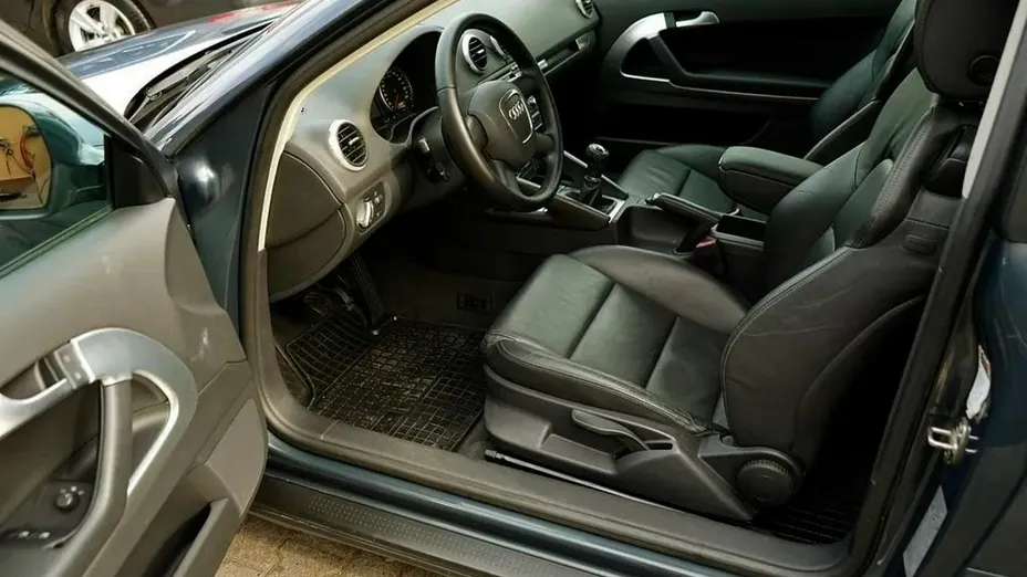 AUDI A3 -