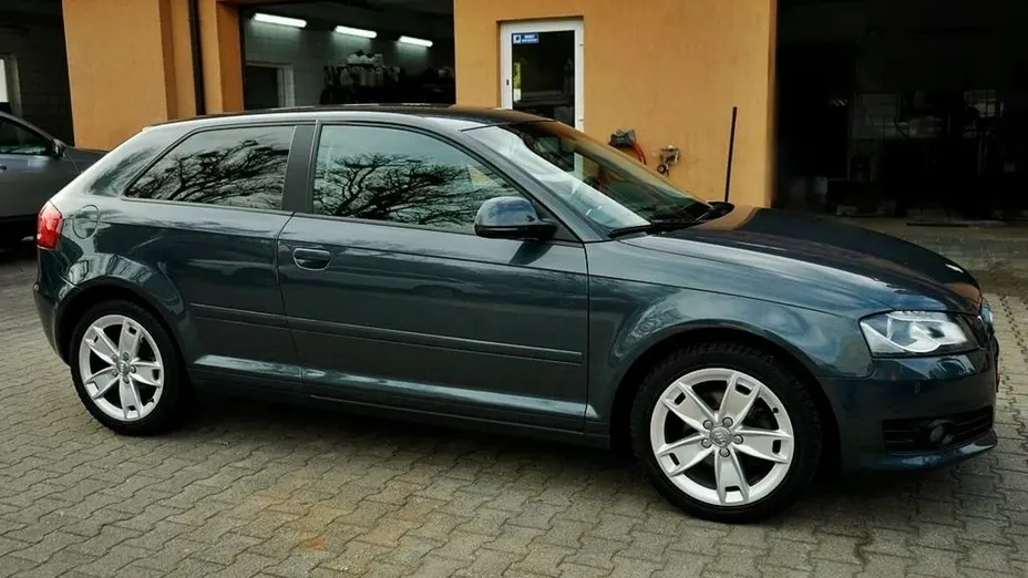 AUDI A3 -