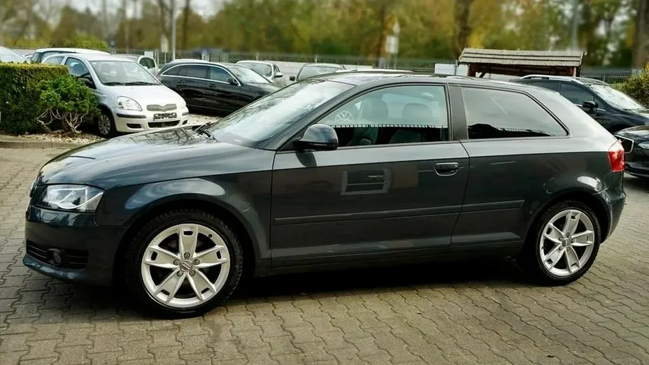 AUDI A3 -