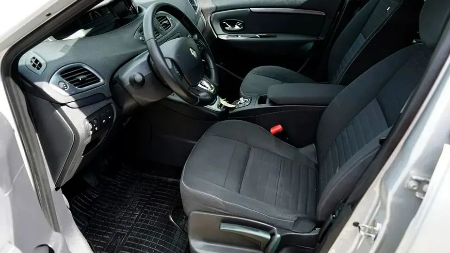 RENAULT Scenic -